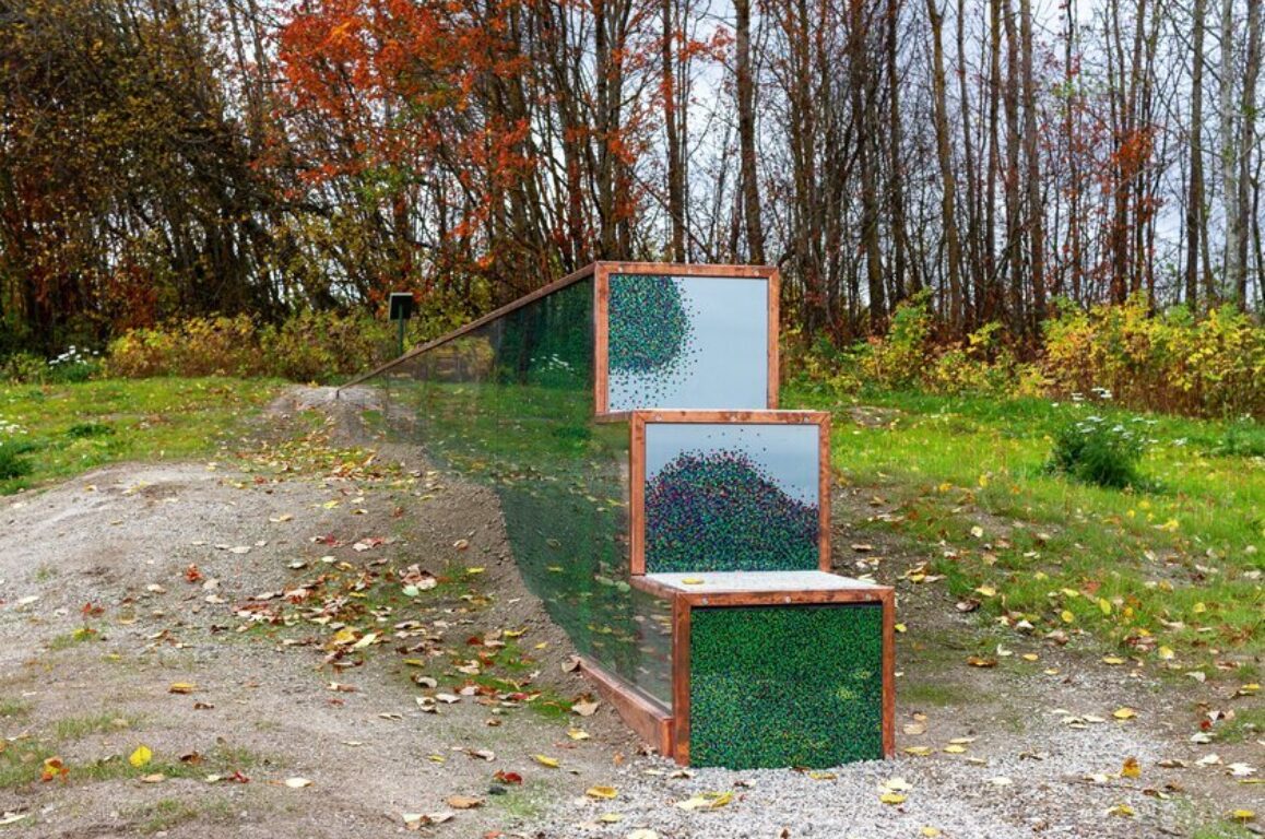 The artwork Enmansstien seen from the front. Photo