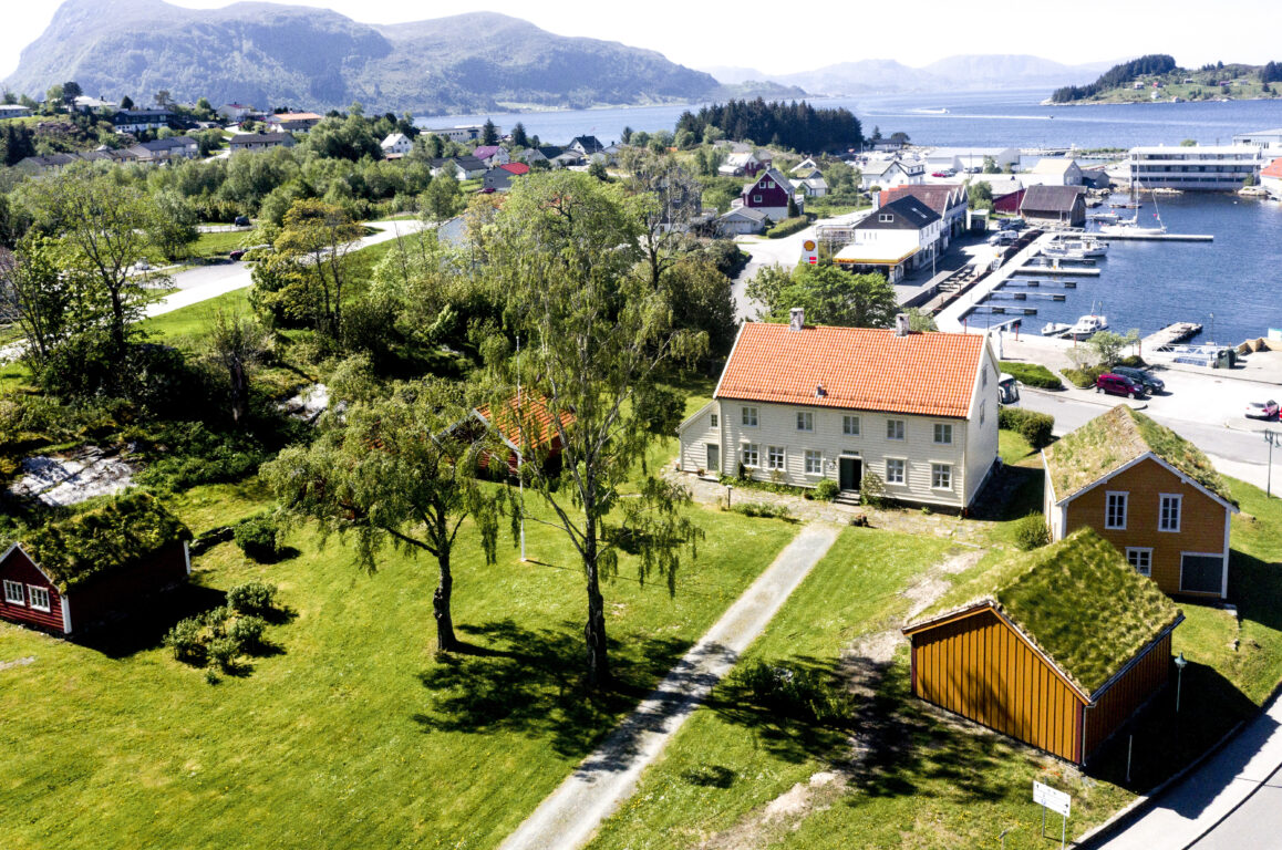 Selje prestegard
