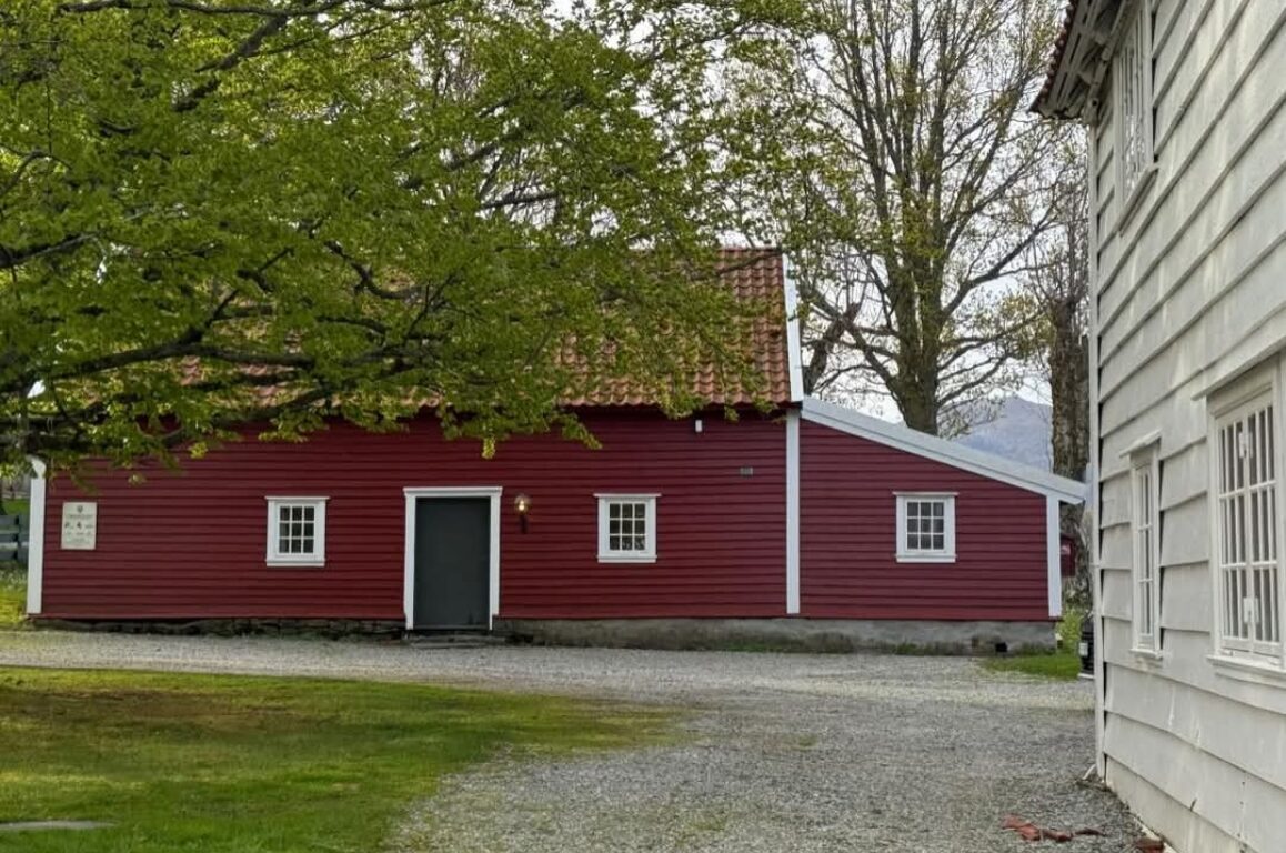 Pilegrimsherberge raudt hus