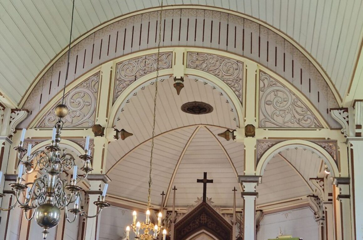 Lygra kirke 2