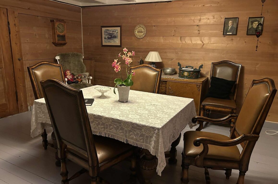 Historic living room from the pilgrim hostel in the traditional barn