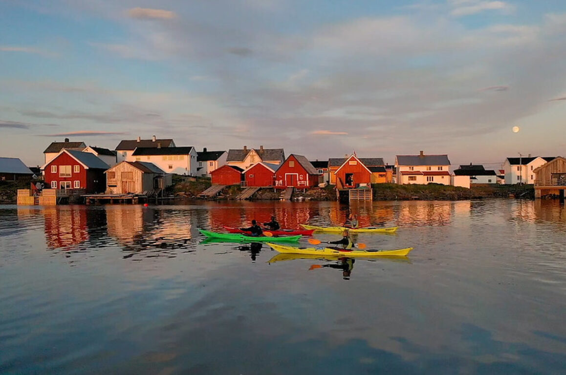 Magical paddling at Veiholmen on Smøla.
