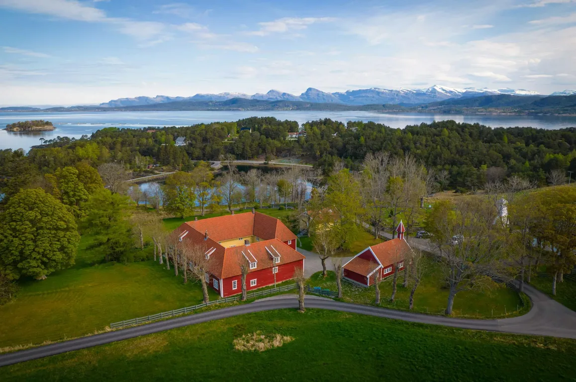 Svanøy manor